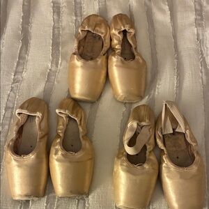 Elegant Gold Women's Ballet Shoes